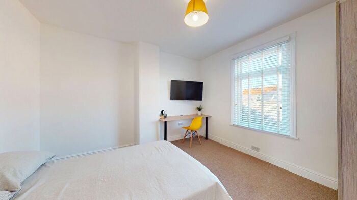 4 Bedroom Semi-Detached House To Rent In Carholme Road, Lincoln, LN1