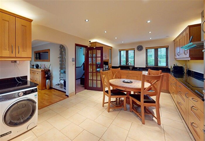 4 Bedroom Detached House For Sale In Fermor Road, Crowborough, East Sussex, TN6