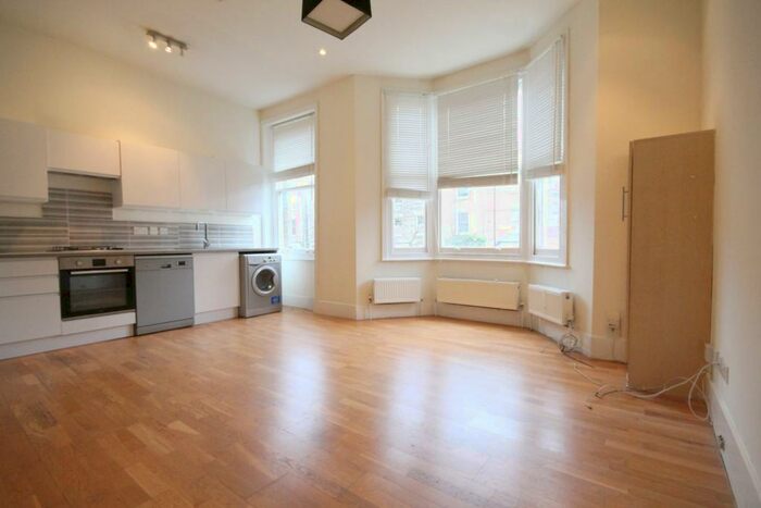 2 Bedroom Flat To Rent In Huddleston Road, Tufnell Park, N7