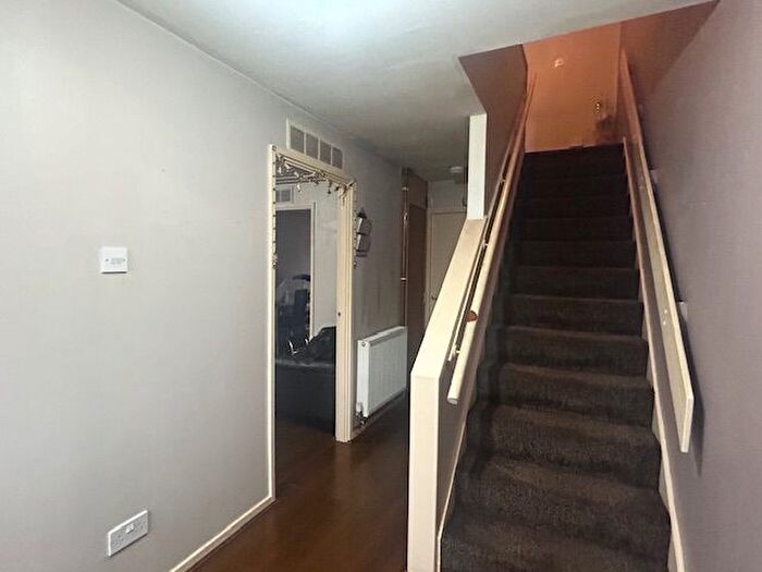 3 Bedroom Terraced House To Rent In Ambassador Road, Leicester, LE5