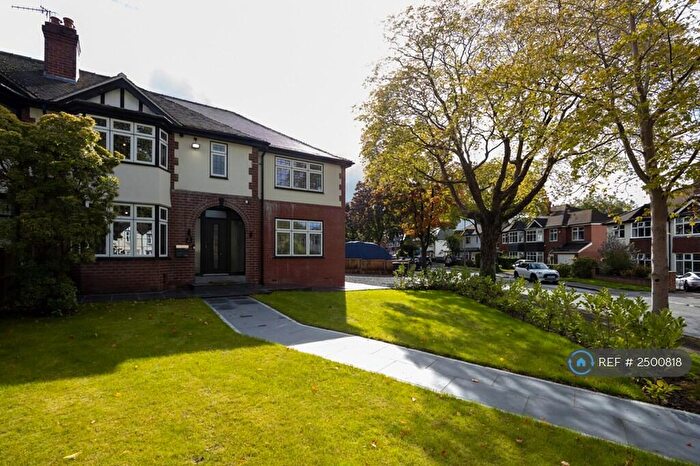 5 Bedroom Semi-Detached House To Rent In Beresford Crescent, Newcastle-Under-Lyme, ST5