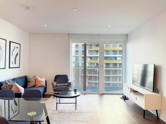 2 Bedroom Flat To Rent In White City Living, London, W12