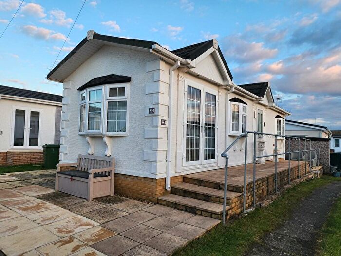 2 Bedroom Mobile Home For Sale In Fengate Mobile Home Park, Peterborough, Cambridgeshire, PE1
