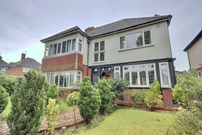 4 Bedroom Detached House For Sale In Havant Road, Drayton, Portsmouth, PO6