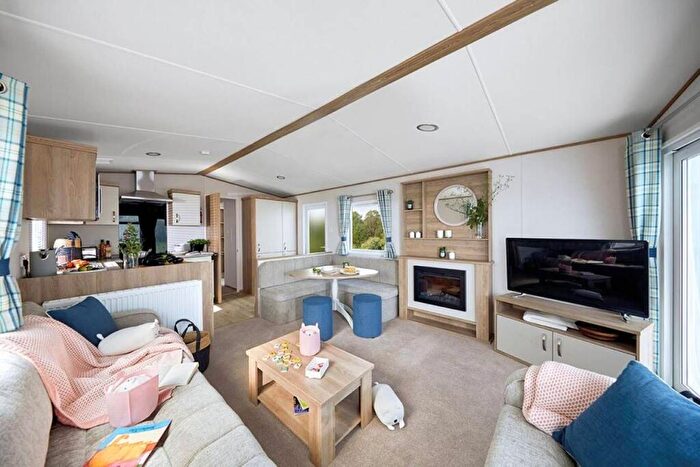 3 Bedroom Caravan For Sale In Gower, Oxwich, SA3