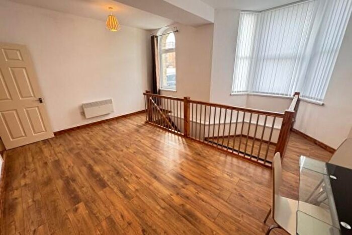 3 Bedroom Flat To Rent In Broadway Cardiff, CF24