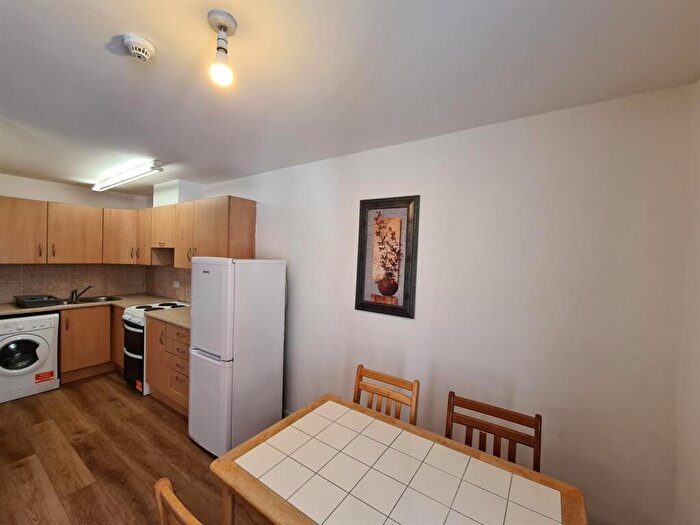 2 Bedroom Flat To Rent In B Park Road, Peterborough, PE1