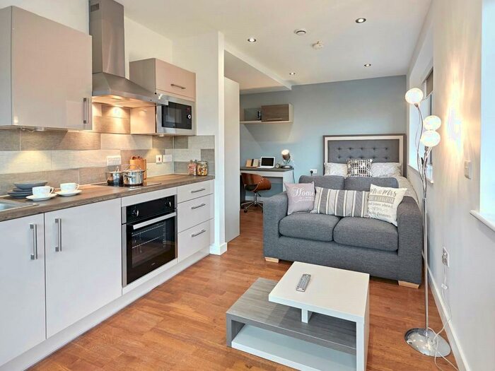 Studio To Rent In Wade Lane, Leeds, West Yorkshire, LS2