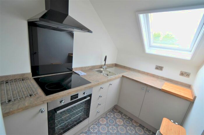 1 Bedroom Flat To Rent In Hills View, Barnstaple, EX32