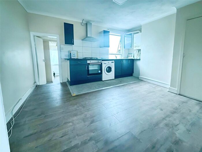 1 Bedroom Flat To Rent In Gillingham Road, Gillingham, Kent, ME7
