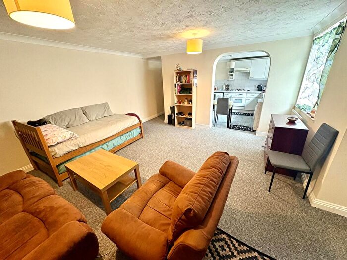 1 Bedroom Flat For Sale In Landport Street, Southsea, PO5