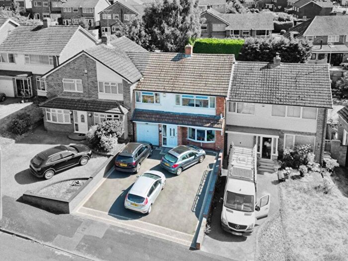 4 Bedroom Terraced House For Sale In Chatsworth Avenue, Birmingham, B43