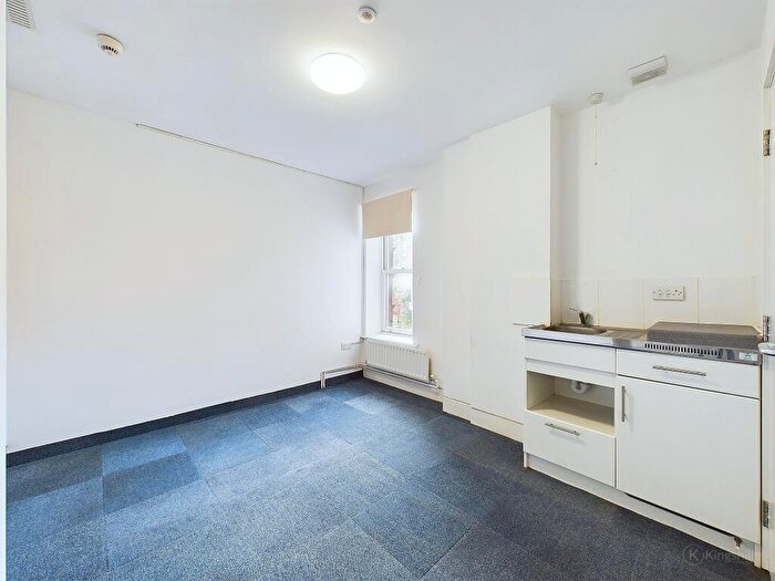 1 Bedroom House Of Multiple Occupation To Rent In The Clock House, Frogmoor, High Wycombe, Buckinghamshire, HP13