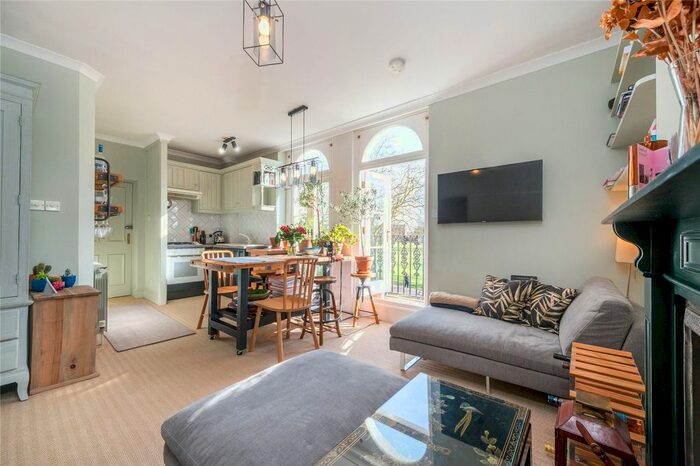 1 Bedroom Flat To Rent In Highbury Crescent, Highbury, N5