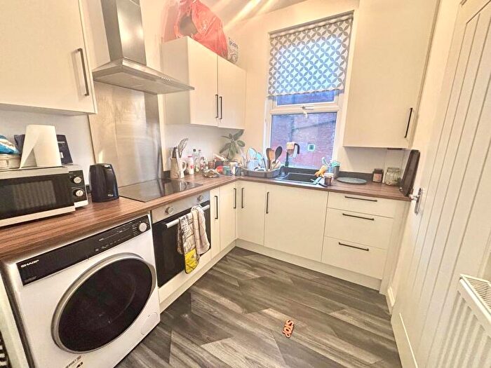 3 Bedroom Terraced House To Rent In Beechwood View, Burley, Leeds, LS4