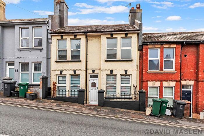 2 Bedroom House To Rent In Bear Road, Brighton, BN2