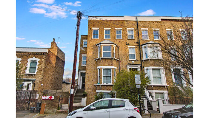1 Bedroom Flat For Sale In Flat C, Springdale Road, Stoke Newington, London, N16