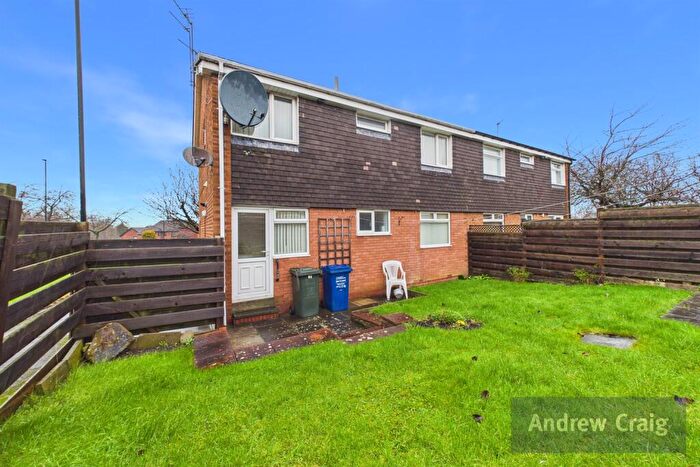 2 Bedroom Flat For Sale In Lydford Court, Kingston Park, NE3