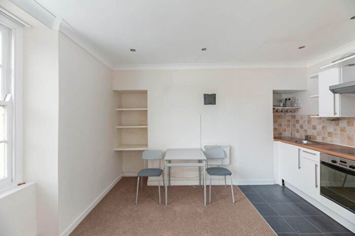 1 Bedroom Apartment To Rent In Monmouth Place, BA1