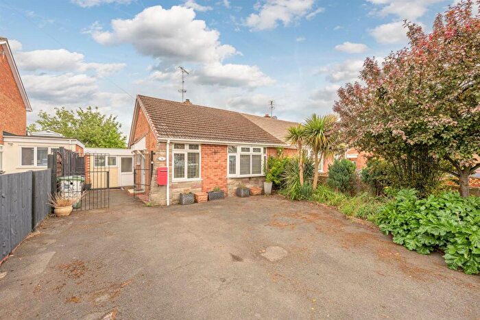 2 Bedroom Semi-Detached Bungalow For Sale In Barnett Lane, Stourbridge, DY8