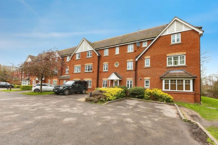 2 Bedroom Flat For Sale In Perigee, Shinfield, Reading, RG2