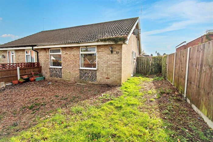 2 Bedroom Semi-Detached Bungalow For Sale In Stuart Road, Aylsham, Norwich, NR11
