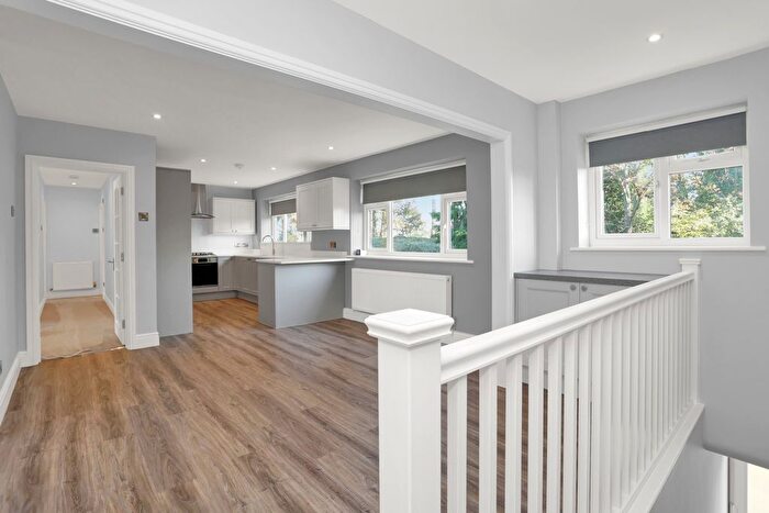 3 Bedroom Flat To Rent In Broom Hall, Oxshott, Leatherhead, Surrey, KT22