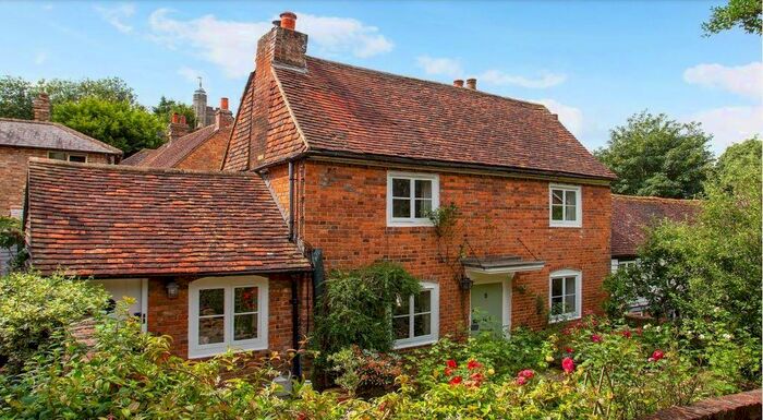 3 Bedroom Detached House To Rent In Six Bells Lane, Sevenoaks, TN13