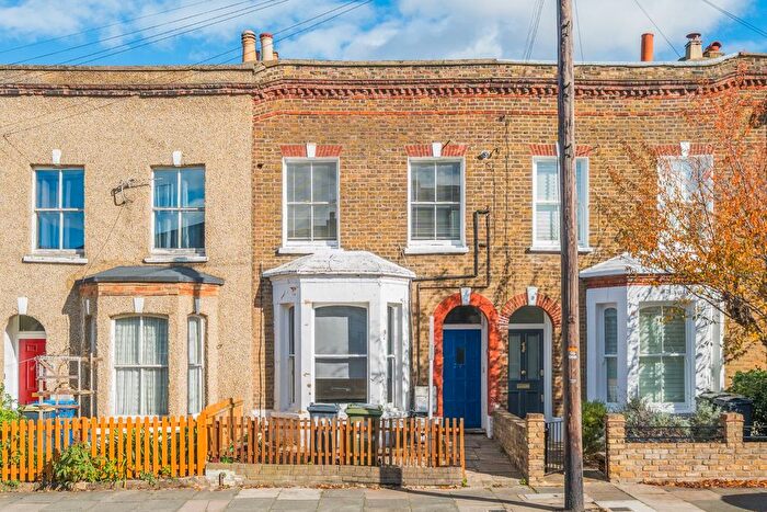 2 Bedroom Flat For Sale In Edithna Street, Clapham, London, SW9