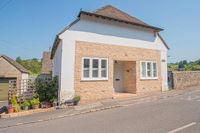 2 Bedroom Flat For Sale In Avening, Tetbury, GL8