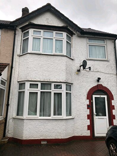 4 Bedroom Semi-Detached House To Rent In Cornwall Avenue, Southall, Greater London, UB1