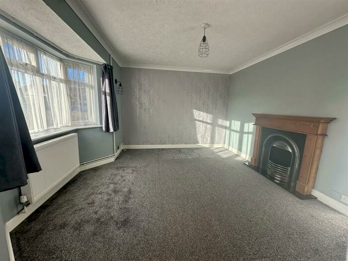 3 Bedroom Semi-Detached House To Rent In Roosevelt Way, Colchester, CO2