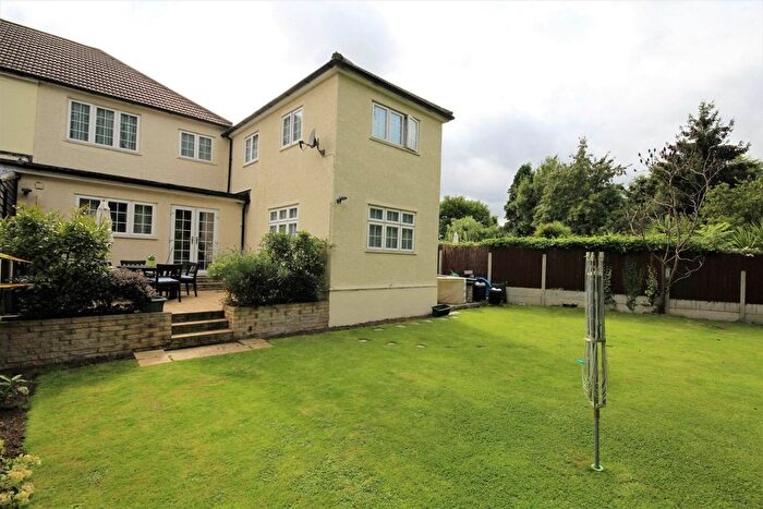 5 Bedroom Semi-Detached House To Rent In Sussex Avenue, Harold Wood, Romford, RM3