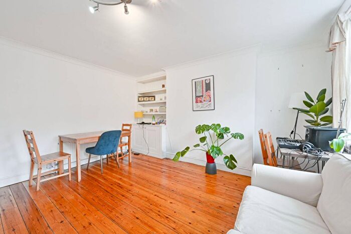 1 Bedroom Flat To Rent In Candover Street, Fitzrovia, London, W1W