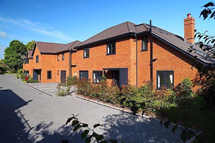 4 Bedroom Detached House For Sale In Chartland Close, Great Bookham, KT23