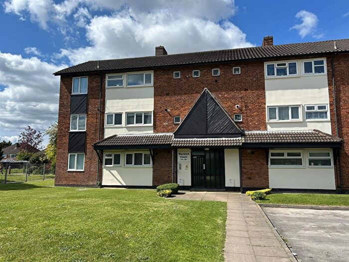 3 Bedroom Flat To Rent In Chester Road, Kingshurst, Birmingham, B36