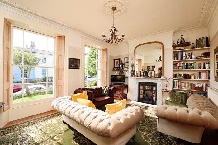 4 Bedroom Semi-Detached House For Sale In Clare Road | Cotham, BS6 - Photo 3