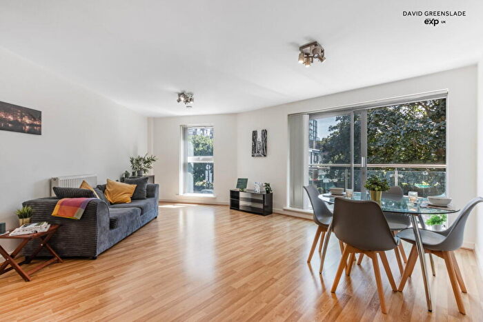 2 Bedroom Flat For Sale In Ascot House, Chrisp Street, E14