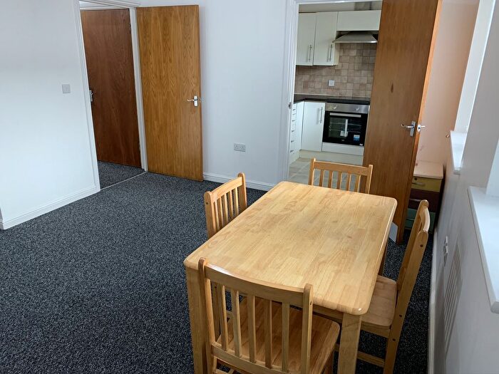 2 Bedroom Flat To Rent In Manchester Court, Docklands, London, E16