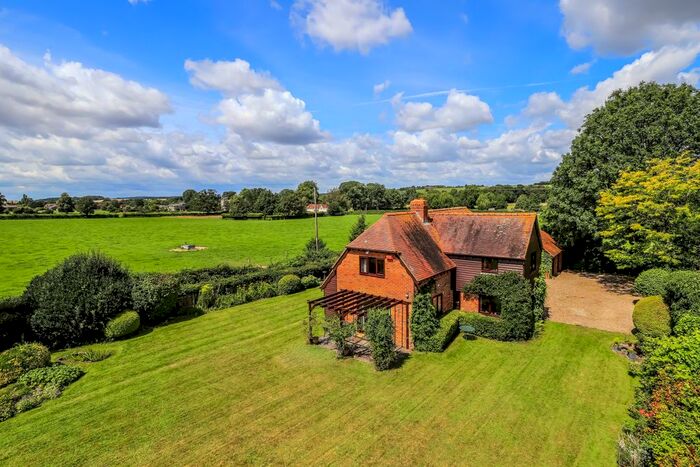 4 Bedroom Country House For Sale In Nunton Drove, Nunton, Salisbury, Wiltshire, SP5