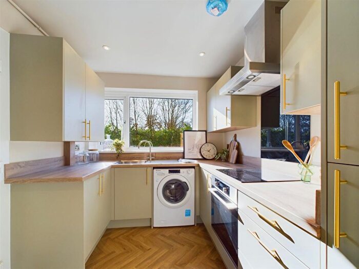 3 Bedroom Semi Detached House To Rent In Cowdray Close, Loughborough, LE11