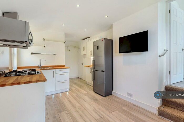 1 Bedroom Flat To Rent In Algiers Rd, London, SE13