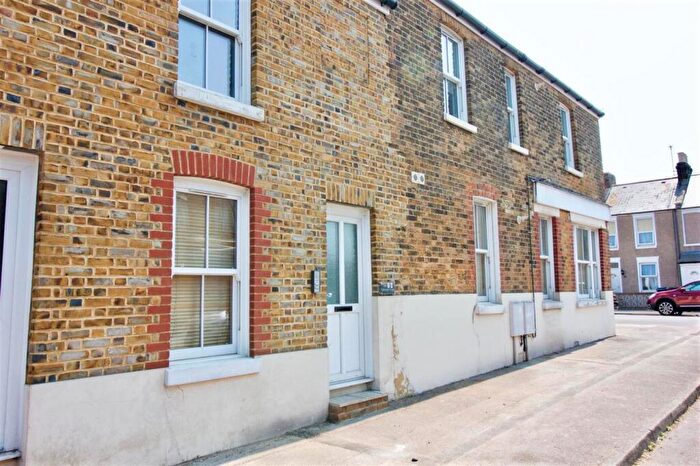 1 Bedroom Flat For Sale In Edinburgh Court, Milton Avenue, Margate, Kent, CT9
