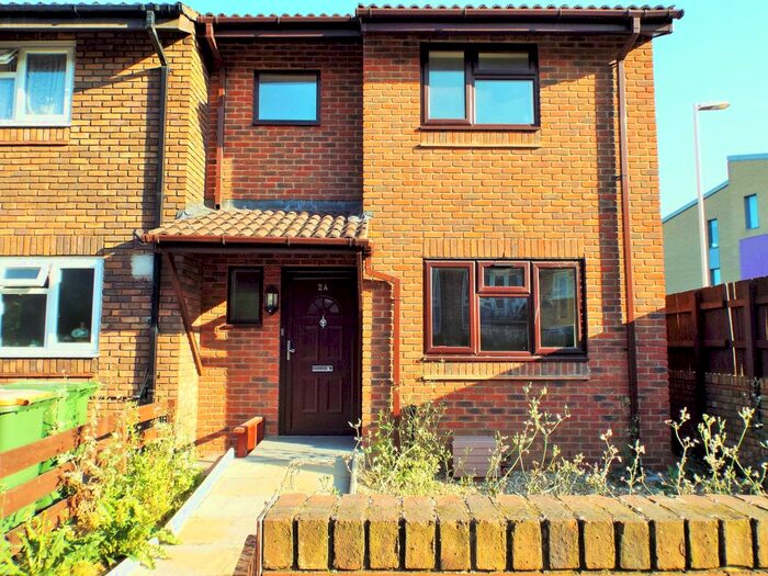 2 Bedroom End Of Terrace House To Rent In Queens Road, Upton Park London, E13