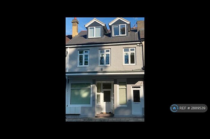 2 Bedroom Flat To Rent In Haemes House, Camberley, GU16