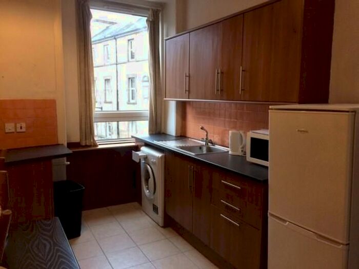 2 Bedroom Flat To Rent In Gorgie Road, Gorgie, Edinburgh, EH11