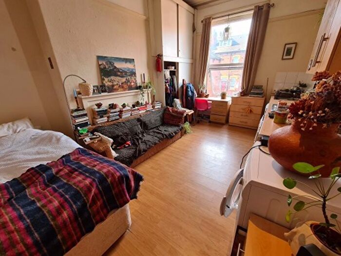 1 Bedroom Flat To Rent In Hyde Park Road, Leeds, LS6