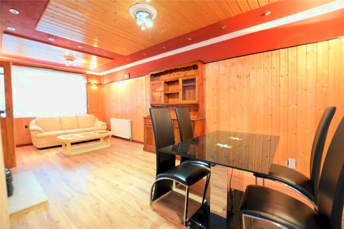 2 Bedroom Terraced House To Rent In Hetherington Close, Slough, Berkshire, SL2