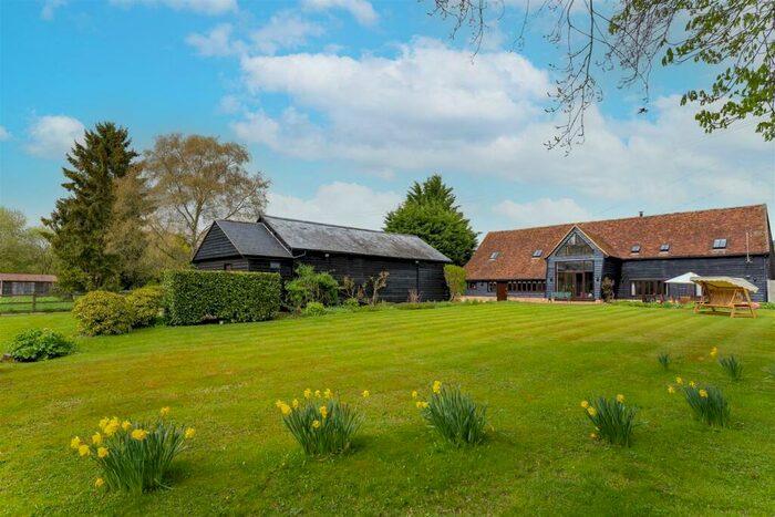 4 Bedroom Barn Conversion For Sale In Leighton Buzzard Road, Water End, Hemel Hempstead, HP1