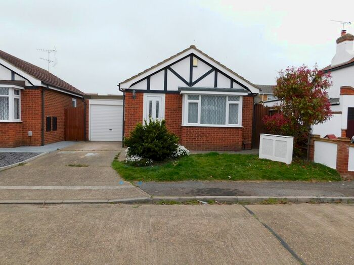 1 Bedroom Detached Bungalow To Rent In Newlands Road, Canvey Island, SS8